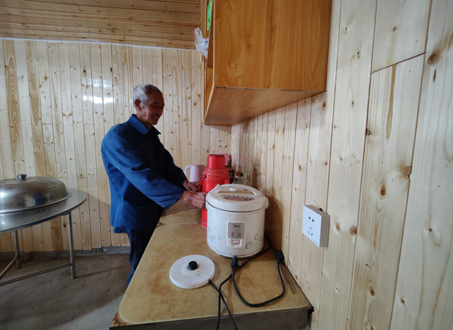 ɼ���b��݃�(n��i)�����h�T������ؽo���˂����衣�쿡�z