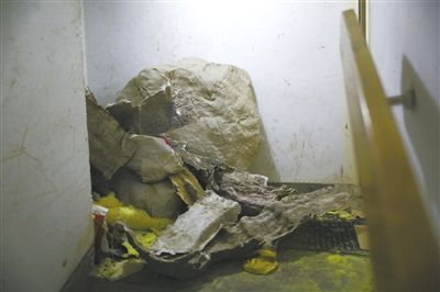 �������˝�ɽ�f����ţ�`�����ļ�ɽ���_ʼ��������µĴ������϶ѝM�ǵ������´���ȫͨ������С�^�����M�����D�����¾���ӛ�� �ַ� �z