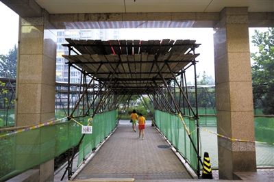 �������˝�ɽ�f����ţ�`�����ļ�ɽ���_ʼ��������µĴ������϶ѝM�ǵ������´���ȫͨ������С�^�����M�����D�����¾���ӛ�� �ַ� �z