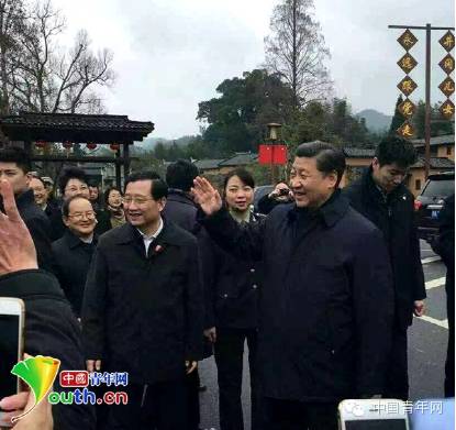 2��2�գ��Ϸ���С�ꡱ����(x��)��ƽ����������ɽ��������Ⱥ����