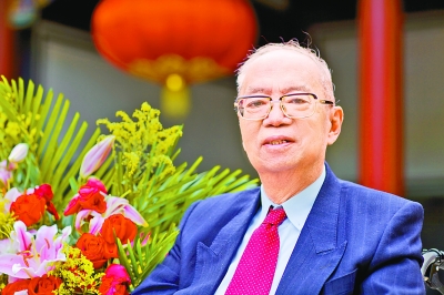 ��ѩ��̿���w�Һ͡���һλ���A��W(xu��)���ڵ�����֮��