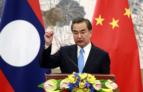 �DƬĬ�J���}