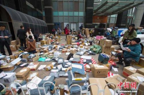 18省份出臺促快遞發展政策 要求包裹需驗視實名 18省份出臺促快遞發展政策 要求包裹需驗視實名