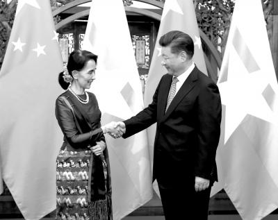 昨天,習近平會見緬甸國務資政昂山素季。新華社發