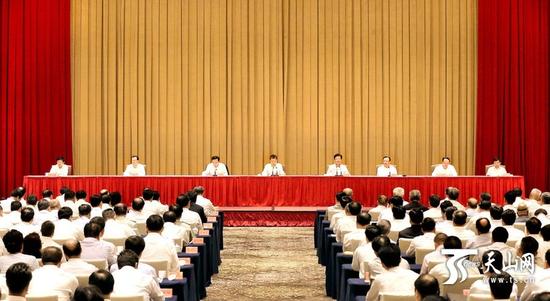 8��29�գ����΅^(q��)�ɲ����������ӛ�߱R��һ���ξ��z