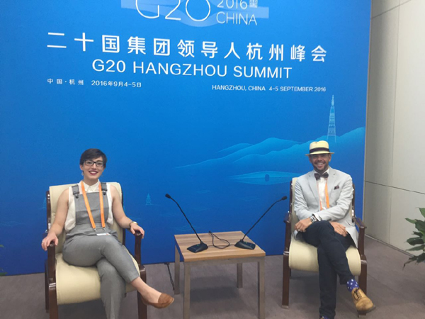 Ӣ���W(xu��)�ߣ��Ї����Ⱥ��𡶰���f(xi��)����չ�F(xi��n)�����(d��n)��(d��ng)