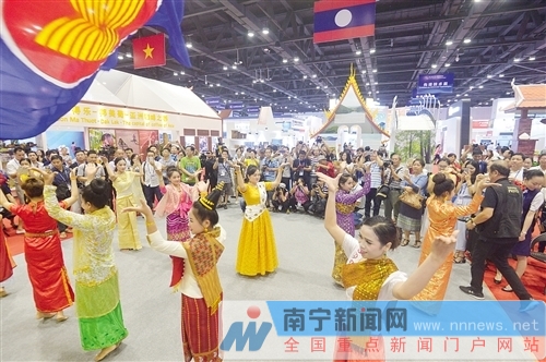 �|����������֮�ǡ�չ�^��ʽ�_�^���������Ŗ|���L