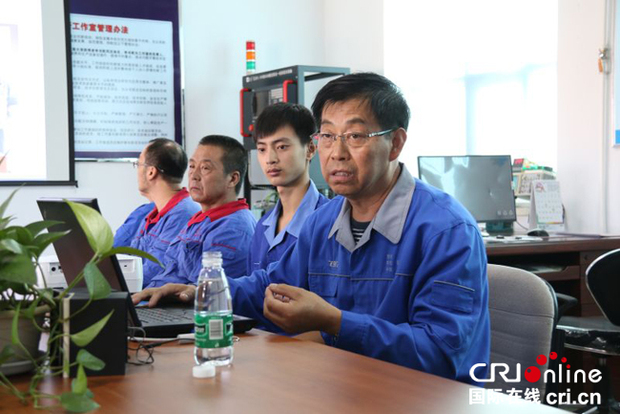 �DƬĬ�J���}