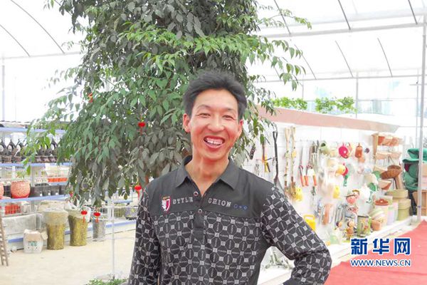 網(wǎng)友“刷屏”致敬臺風(fēng)中遇難的好支書周炳耀