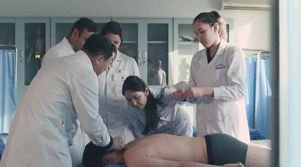 ����ϯ�ͽo���l�M���ġ����~�b�����l���@һ������׌���₃���_�۽���