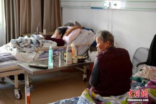 �Y�ψD�����|�� �z