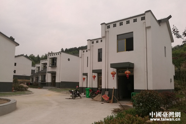 網媒記者聚焦金寨大灣村 沿總書記足跡重走脫貧致富道路 網媒記者聚焦金寨大灣村 沿總書記足跡重走脫貧致富道路