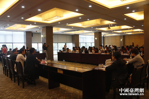 【砥礪奮進的五年·聚焦大數據發展】“大數據發展看貴州”網絡主題宣傳活動在貴陽啟動 【砥礪奮進的五年·聚焦大數據發展】“大數據發展看貴州”網絡主題宣傳活動在貴陽啟動