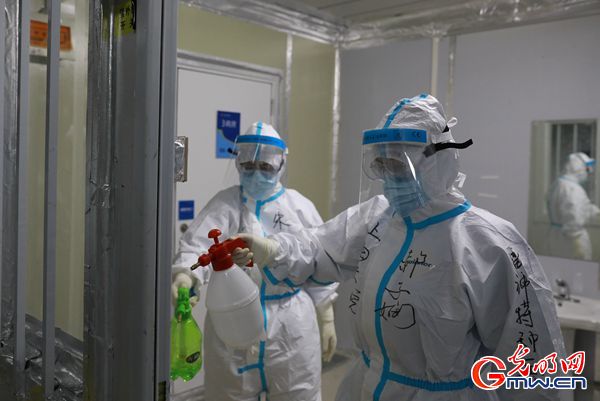 微視頻丨雷神山醫(yī)院普通病區(qū)關(guān)閉 最后一批援鄂醫(yī)療隊(duì)員撤離