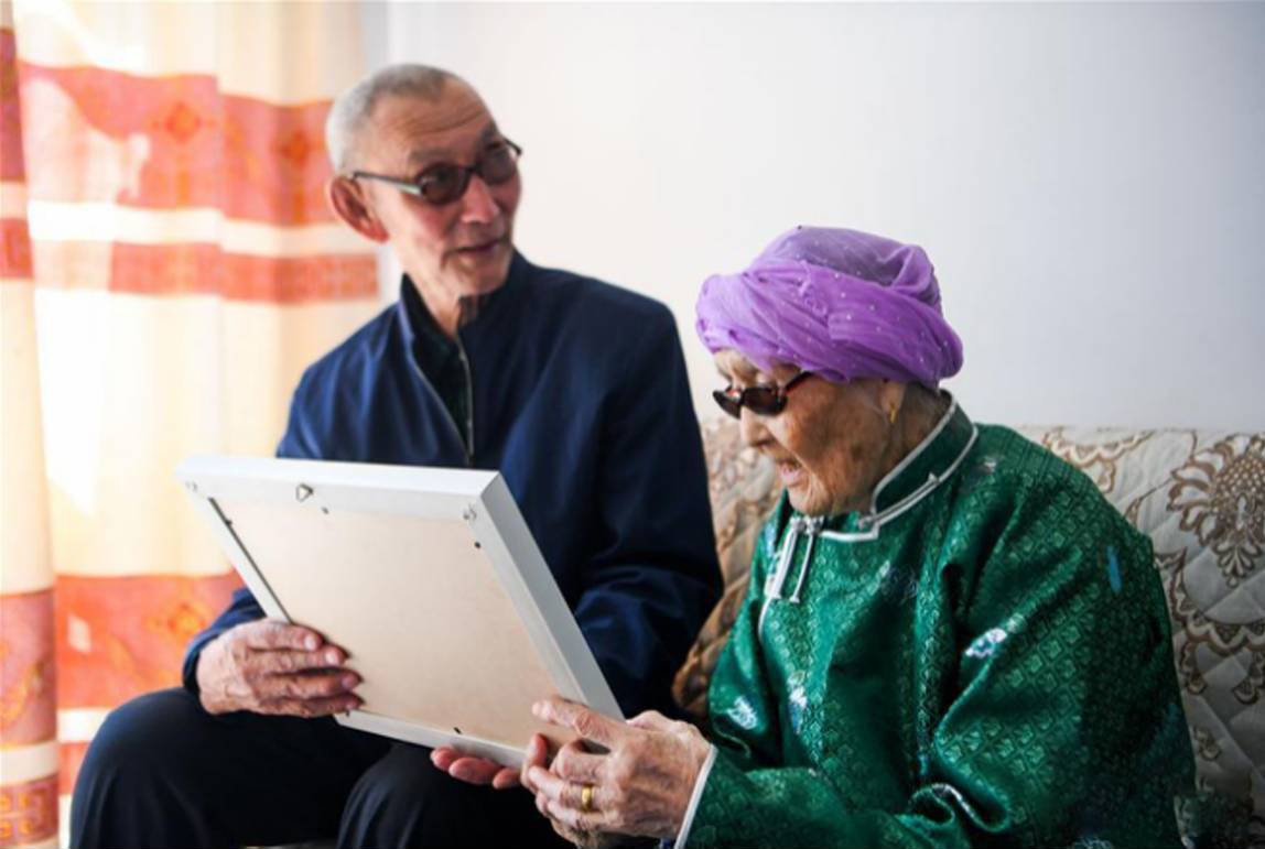 �ؑ�������ƽ����ӛ�����ҕr���龰�����������˺��ϰ鶼�y�ڃ��ĵļ��ӡ����DƬ��Դ�����A�W(w��ng)��