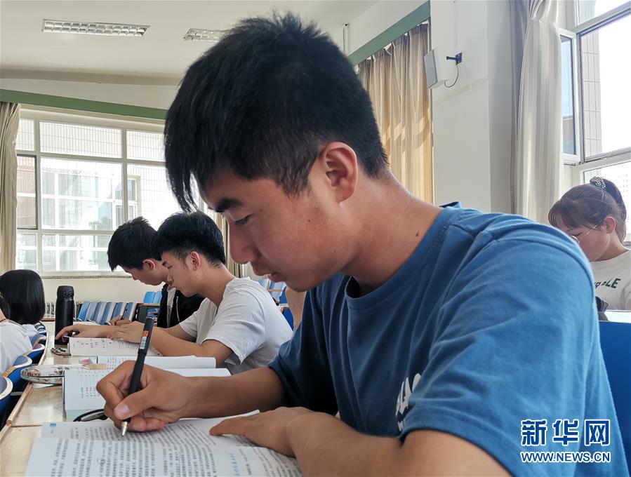 (新華全媒頭條·走向我們的小康生活·決戰(zhàn)決勝脫貧攻堅·圖文互動)(13)脫貧的顏色