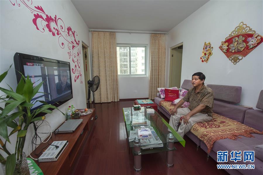 (習近平的小康故事·新華網·圖文互動)(5) “讓全體人民住有所居”——習近平和百姓安居的故事