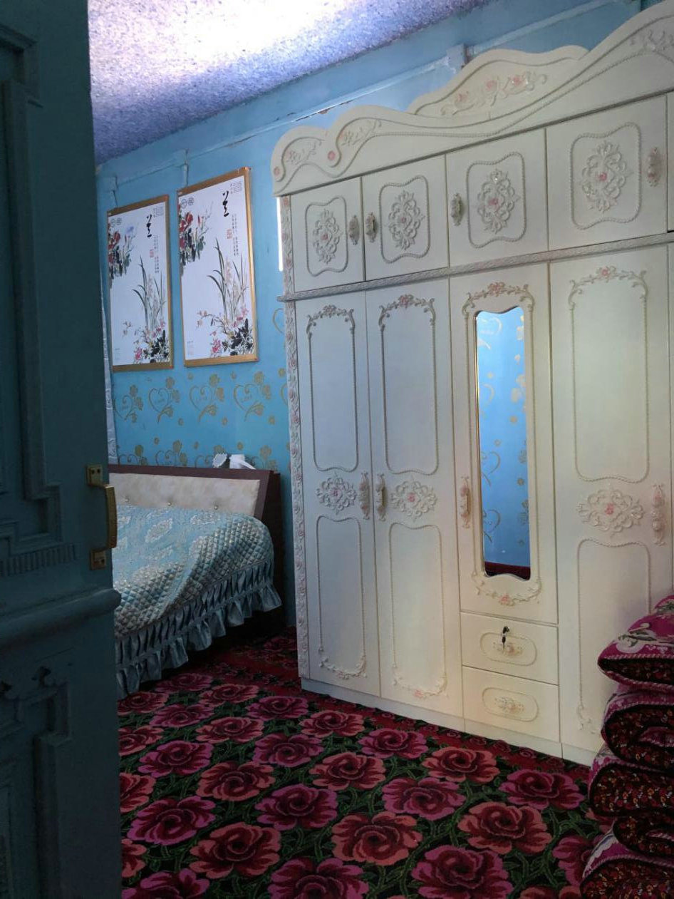 �հ��տ˴�һ��������У����^���ϵĮ����늟�壬�ճ��ɮ��b������ɰl��������