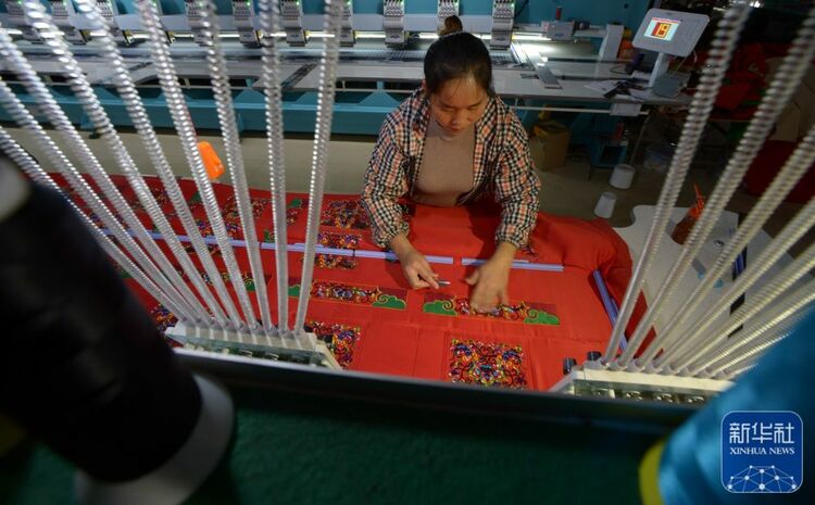 �F�����������z��ˇ�������wȺ����С��