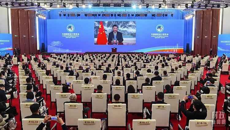 �r������ح�ġ��傀һ���x������ƽ���M�����_Ļʽ�ϵ���ּ���v