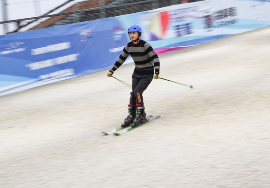 胡海濤在訓練(2月25日攝)。新華社記者 王曦 攝