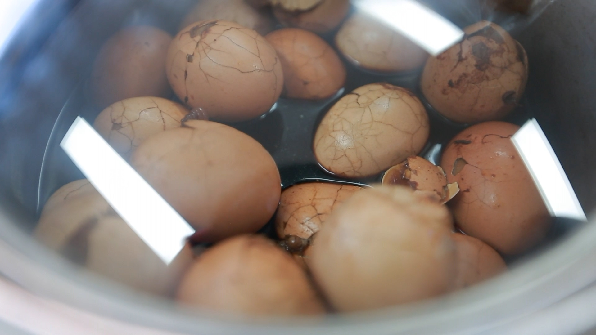 抗疫進(jìn)行時丨小區(qū)戰(zhàn)“疫”記:凌晨4點的蔬菜包是這樣送來的