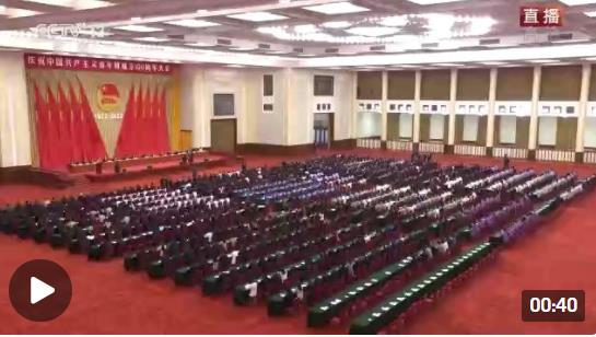 ����ƽ��һ������������F�Զ�������ʸ־���壬�γ��ˌ��F���