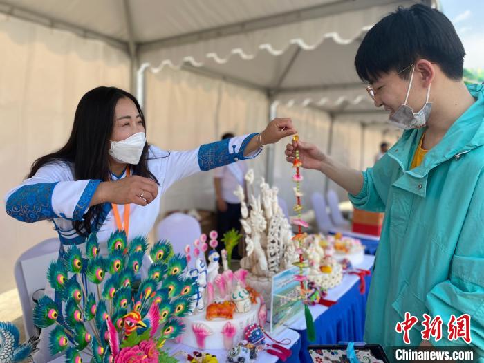 �D���R��÷���Լ���ĺ����ͽo�񱊡������| �z