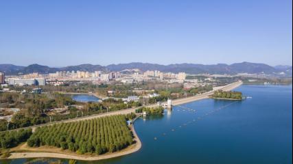 7�|Ԫ�J��Gɫ���ڷ���������ˮ����ˮ�ס�