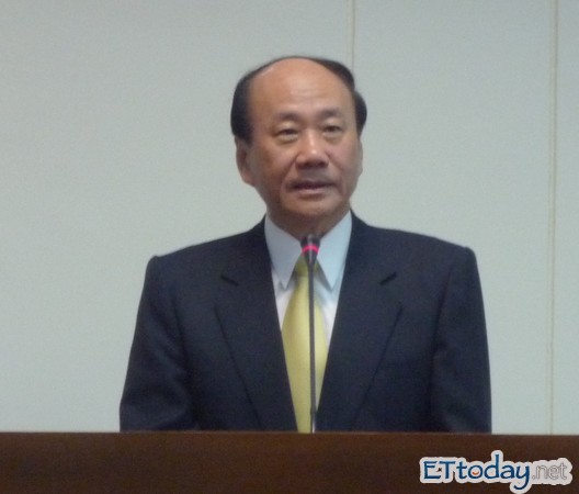 張家祝認為,非經(jīng)濟因素對臺灣經(jīng)濟影響較大 張家祝認為,非經(jīng)濟因素對臺灣經(jīng)濟影響較大