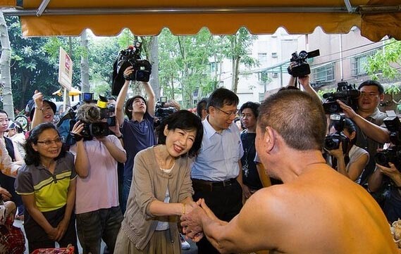 太太猛酸連勝文蔡依珊 柯文哲緩頰:值班心情不好 太太猛酸連勝文蔡依珊 柯文哲緩頰:值班心情不好