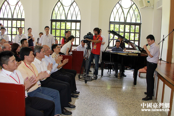 �r�����ɰ��P(gu��n)ϵ����־܊�c��־��һͬ�^��ä�_���л���äУ�Wͯ��������