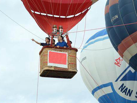 �±����L��������˟����һ�w�_�죬Ц�f���X�ܰ�