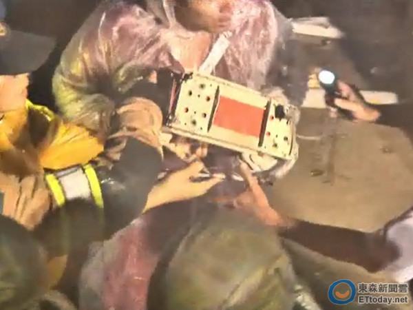 臺灣復興航空澎湖重大空難,尋獲黑盒子 臺灣復興航空澎湖重大空難,尋獲黑盒子