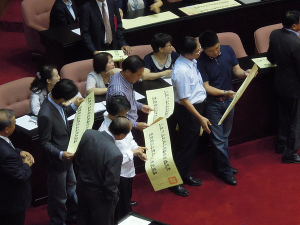 �_(t��i)������Ժ����ʹ���O(ji��n)ί��ͬ���(qu��n)ͶƱ