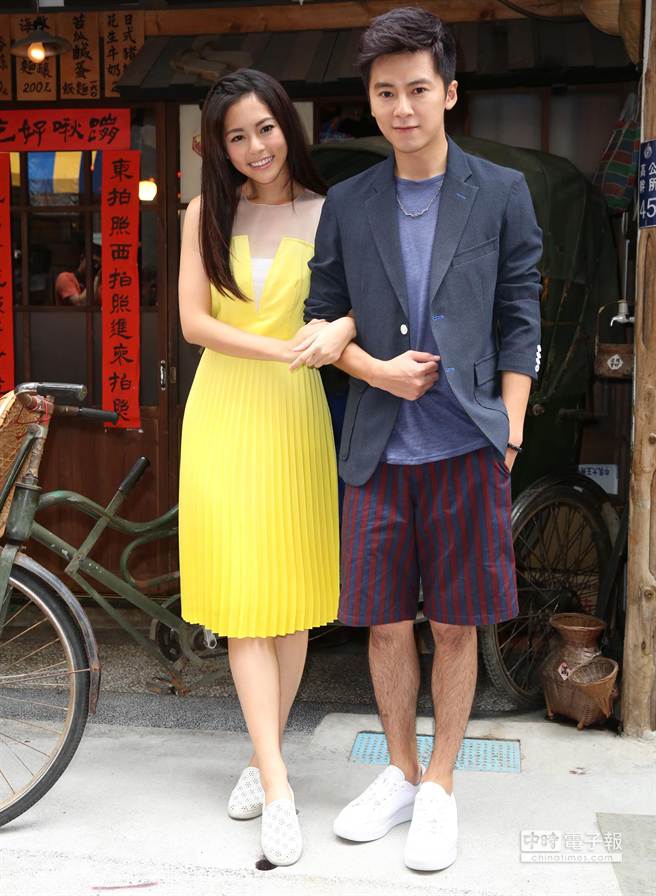 任容萱李國毅再合體 甜蜜“套牢” 任容萱李國毅再合體 甜蜜“套牢”