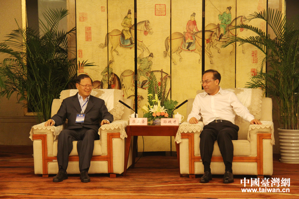 �й��������ξ�ί�T���ؑc��ί��ӛ�O���ŕ�(hu��)Ҋ��ϯՓ�����_(t��i)�����W(xu��)�編�ɽ���ʿ��