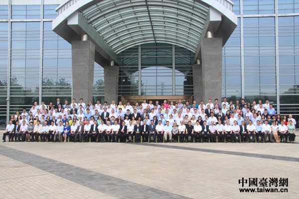 ���ԃɰ����W(xu��)�硢���ɽ猣�ҌW(xu��)�߹�210���˺�Ӱ����