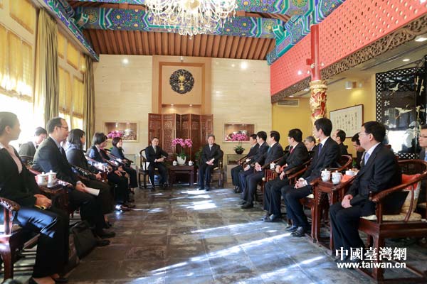 國臺辦主任張志軍12日在北京與臺灣方面陸委會主委王郁琦會面 國臺辦主任張志軍12日在北京與臺灣方面陸委會主委王郁琦會面