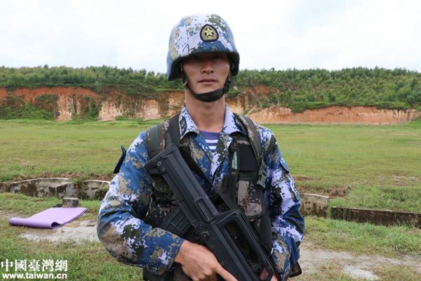 【網絡媒體國防行】海軍陸戰隊戰士胡永斌:面朝大海,我愿永遠做一名普通的士兵! 【網絡媒體國防行】海軍陸戰隊戰士胡永斌:面朝大海,我愿永遠做一名普通的士兵!