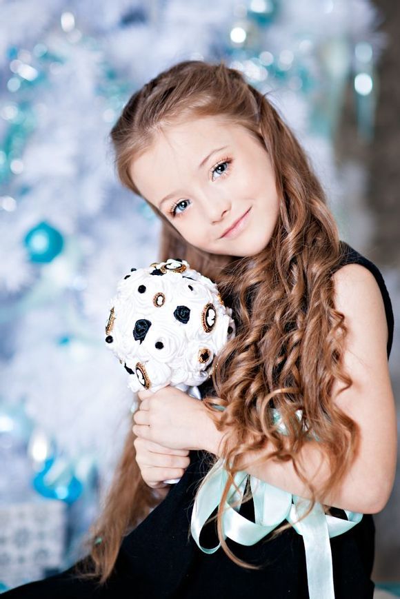 �������ˊʘ�Ӎ ���_˹�}��ͯģ��������(Angelina Kurkina)�l��һ�M����,��Ƭ��С�������Ͱ�׃,�·��`�䷲�g��