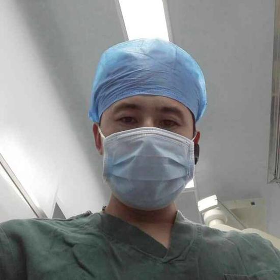 �����t��