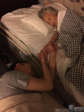 �ε���ĸ�H�賿ȥ�� �R�KǰĸŮ����һֱ������