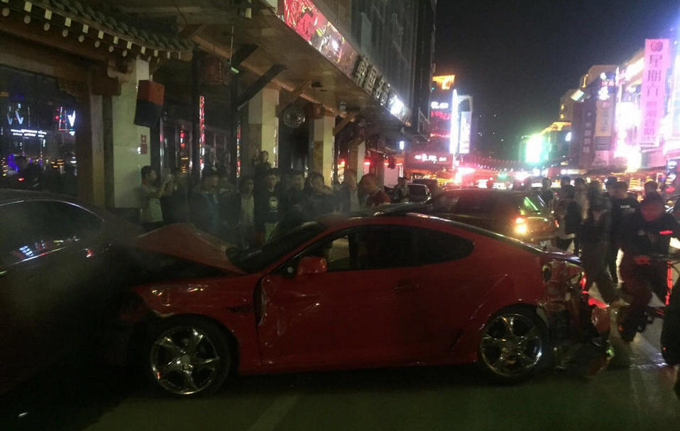 ��ꖡ���܇�С��Bײ��܇ �����Q��ʾ�������Ʒ�