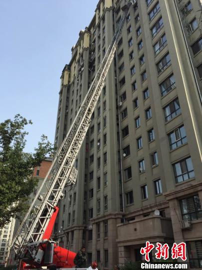 �����IһС�^�l��ȼ�ⱬը��3��3������������ɢ