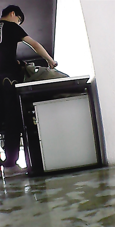 ���Ӟ������I���R �](m��i)�X���6��͵ͬ���X(�D)