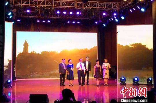 鼓浪嶼詩歌節(jié)開幕“詩”說百年鼓浪精英