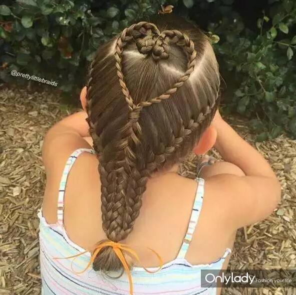 ����Ů�����^�l ��Ȼ������10�f�۽z