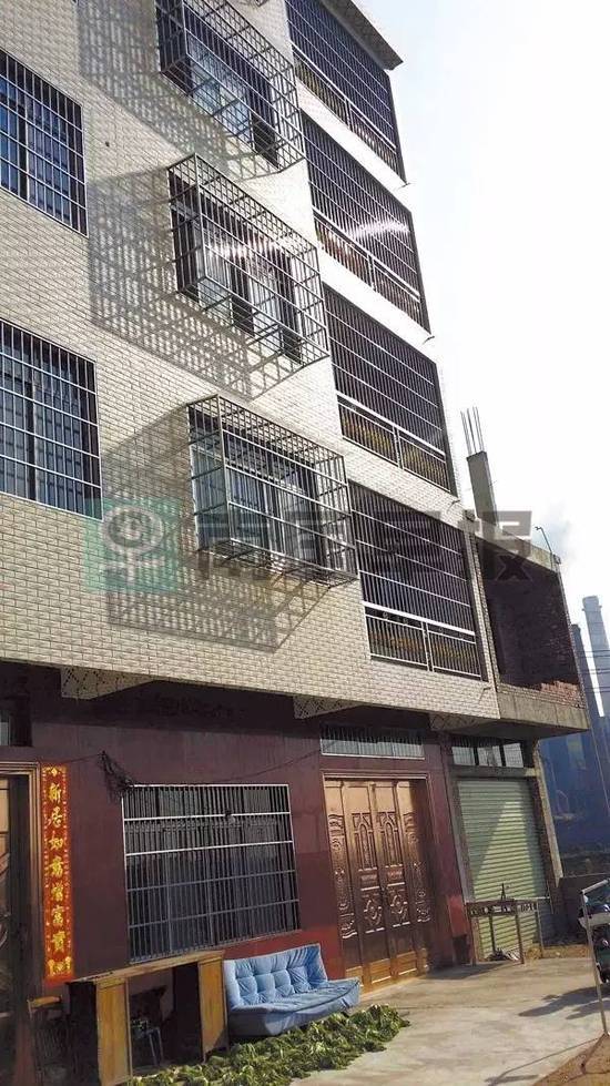 周友新家剛建的房子。 周友新家剛建的房子。