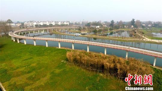 成都建成“空中綠道”吸引眾市民騎游(圖)